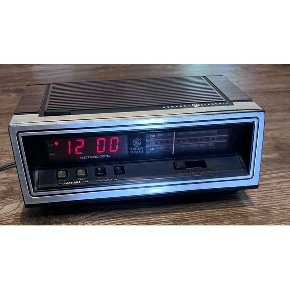 VTG 80's GE DIGITAL AM/FM CLOCK RADIO MODEL 7-4650 Brown Rare Radio Works READ - Picture 1 of 8